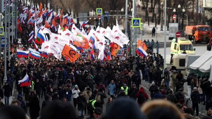 Russos lembram assassinato de opositor de Putin