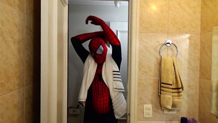 Download Video: Spiderman Bath Time with Frozen Elsa, Hulk, Joker & Pink Spidergirl - Superheroes Movie In Real Life-rkMKUEs