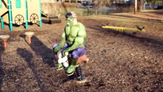 Hulk vs Venom vs Spiderman - Banana Thief! - Superhero Battle Movie In Real Life スパイダーマン-0ywM-r
