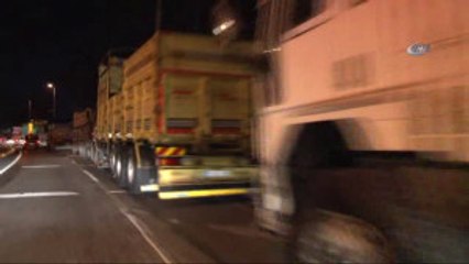 Sirkeci - Harem Feribot Hattında Kamyon Kuyruğu