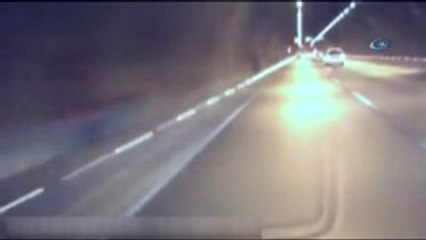 Araçlar Birbirine Girdi, Motosiklet Sürücüsü Yola Savruldu.