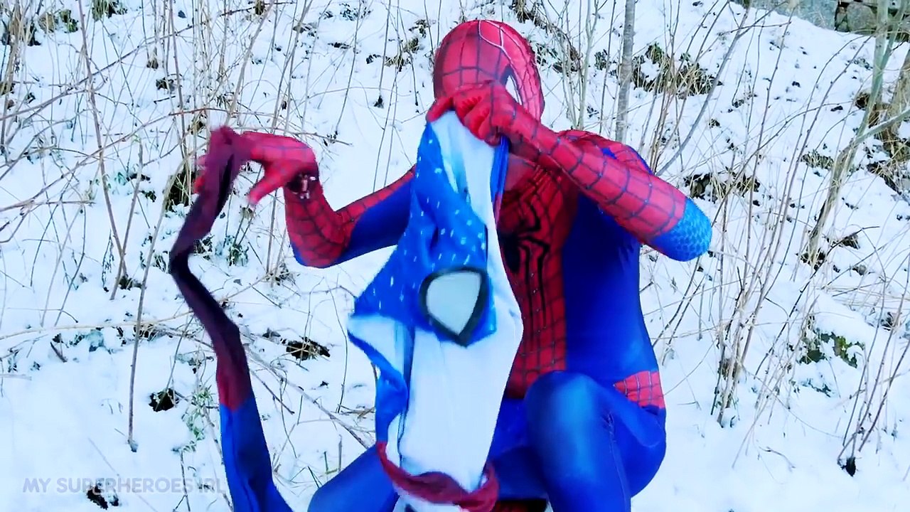 Spiderman vs Venom Guarda Elsa Congelado en la Vida Real de los superhéroes de Disney Nerf Película de Peleas