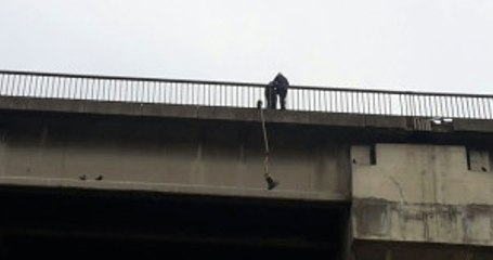 15 Temmuz Şehitler Köprüsü'ne Çıkan Genç Adam, İntihara Kalkıştı
