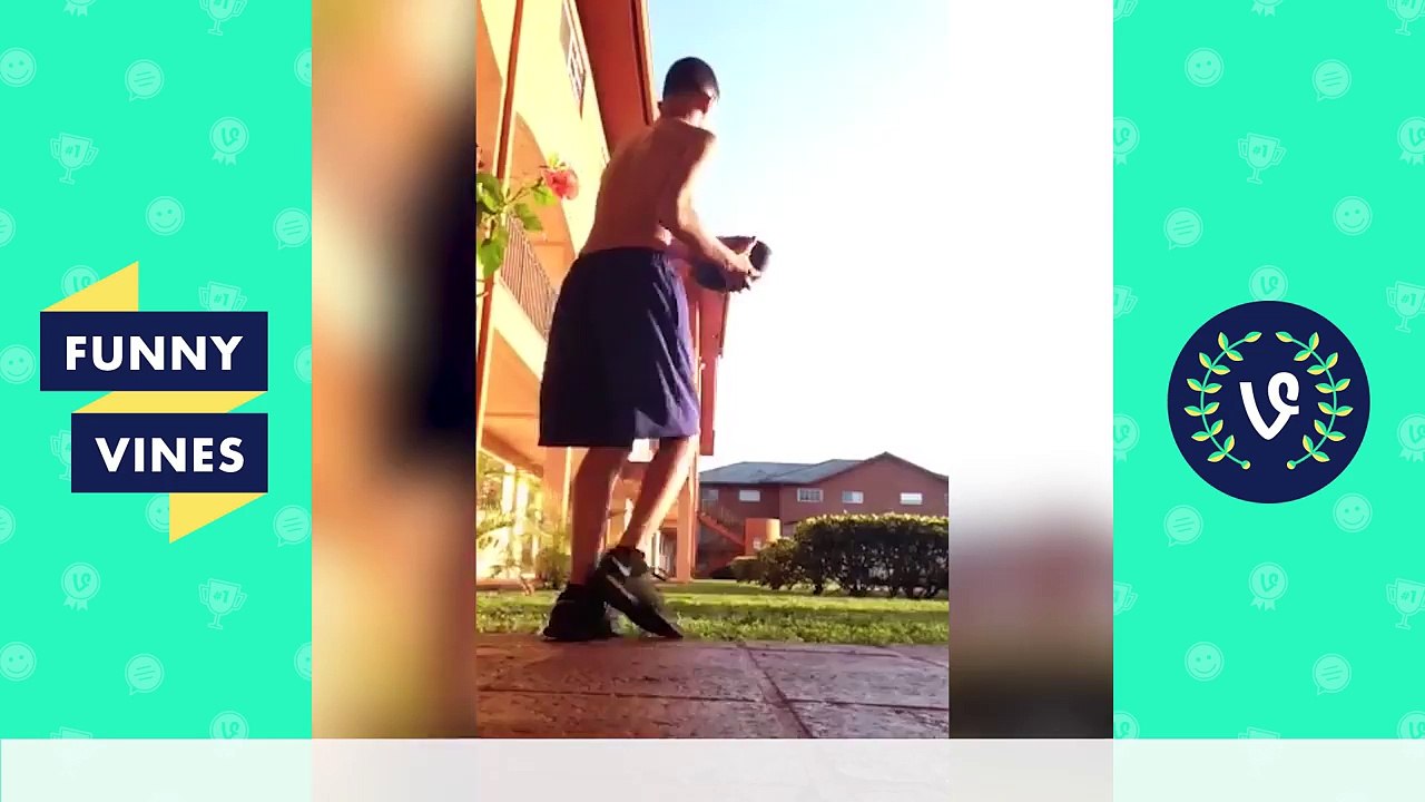 Try Not To Laugh Challenge - Funny Vines 2016 (2)