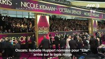 Isabbelle Huppert arrive à la cérémonie des Oscars