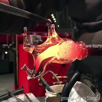 Figurine de cheval en verre soufflé réalisé en quelques secondes !