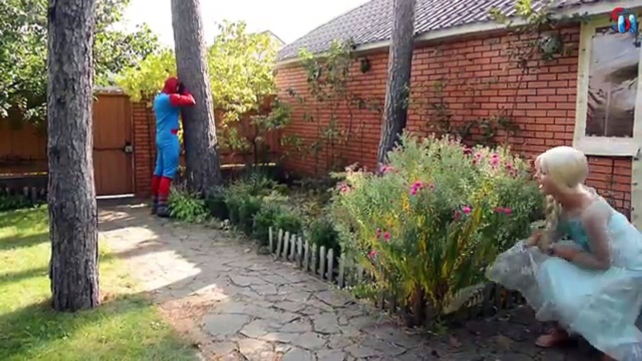 Spiderman Frozen Elsa Bebé Masha vs Joker w/ Jasmine Anna Superhéroe en la vida real