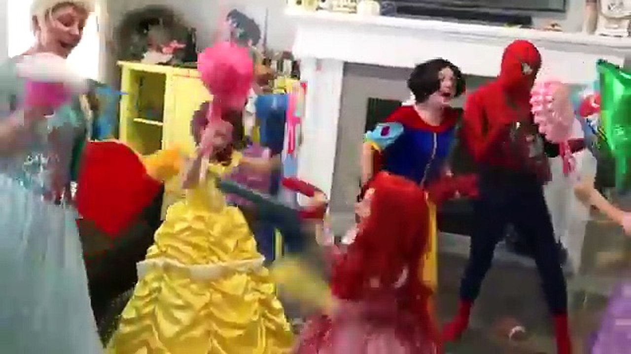 Frozen Elsa Bitten on Leg by Cat Funny Video New Story! Spiderman Frozen Elsa Superhero In Real Life