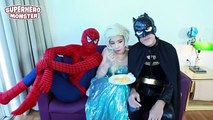 Spiderman & Frozen Elsa CHICKEN Bitten by BATMAN Hungry! Pink SpiderGirl Superhero Fun IRL