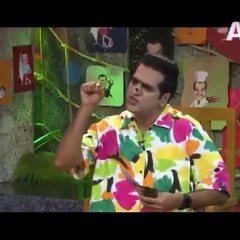 Neelam Muneer Khan having fun with  host