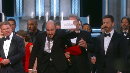 Moonlight wins best picture Oscar after onstage gaffe