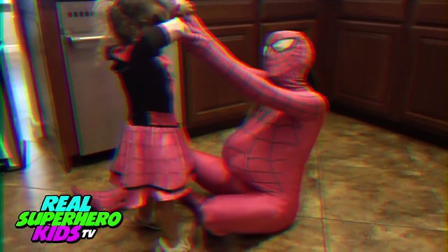 PREGNANT PINK SPIDERGIRL VS SPIDERMAN DELIVERS SPIDERBABY QUINTUPLETS w/ BABY SPIDEY Funny