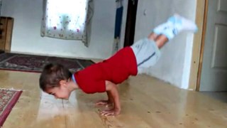 5 Year Old Boy Does 90 Degree Pushups