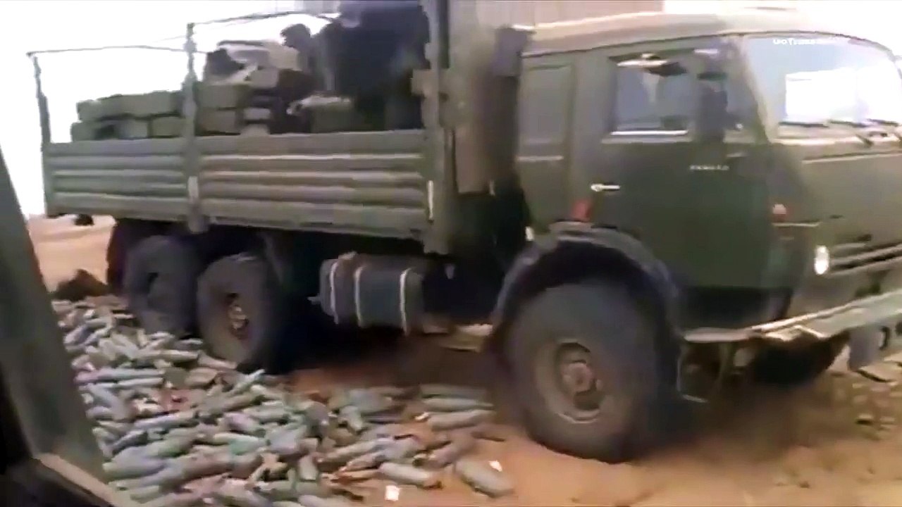 Un soldat fait une grosse boulette en déchargeant des mortiers !!