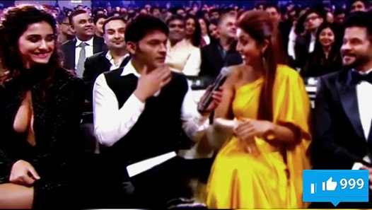 Disha Patani hot wardrobe malfunction on award show - video dailymotion