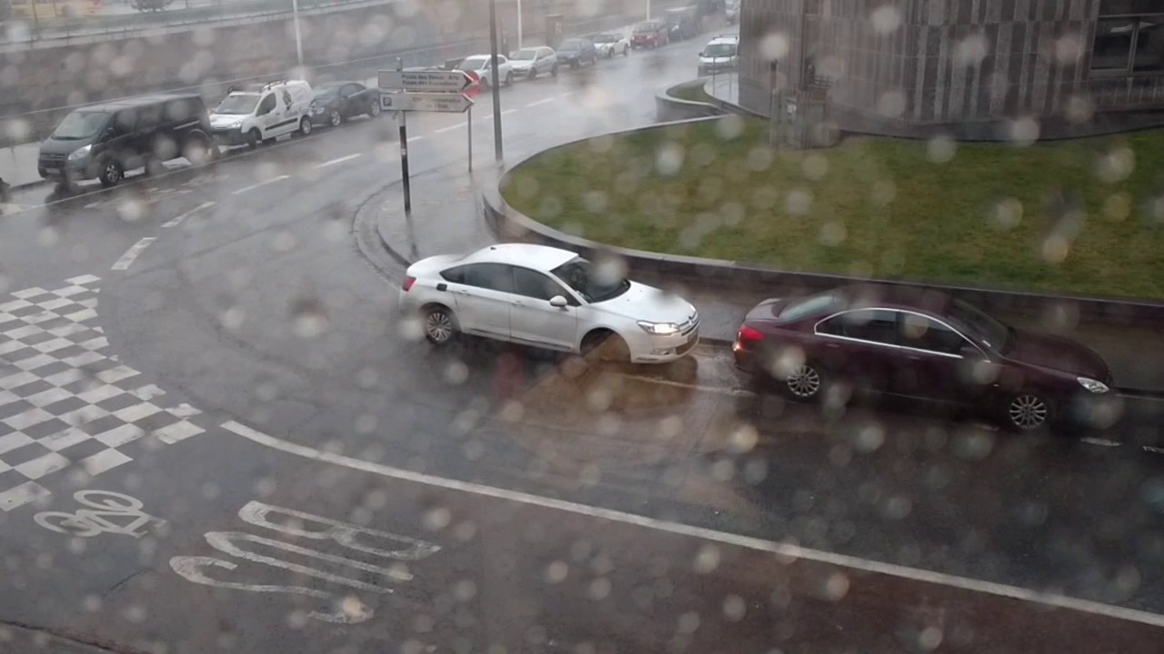 Pluie et vent sur Charleroi