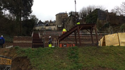 Verger en terrasses : pose de l'escalier