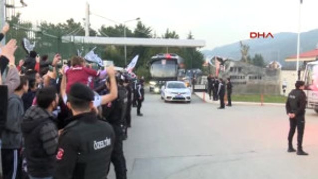 Beşiktaş Kafilesi Meşalelerle Uğurlandı