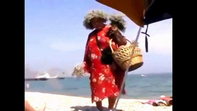 Случаи на пляже )