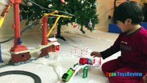 THOMAS AND FRIENDS Holiday Cargo Delivery Set Christmas Toy Trains for kids Avalanche Escape Set
