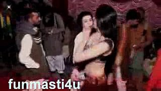 islamabad beautifull girls mehndi dance