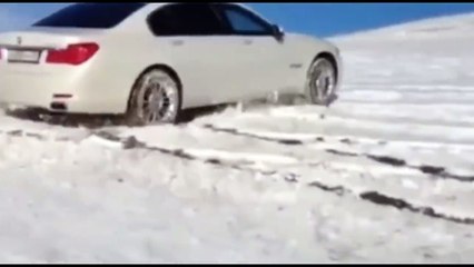 BMW vs. 4 Çeker Karda Müthiş Kapışma