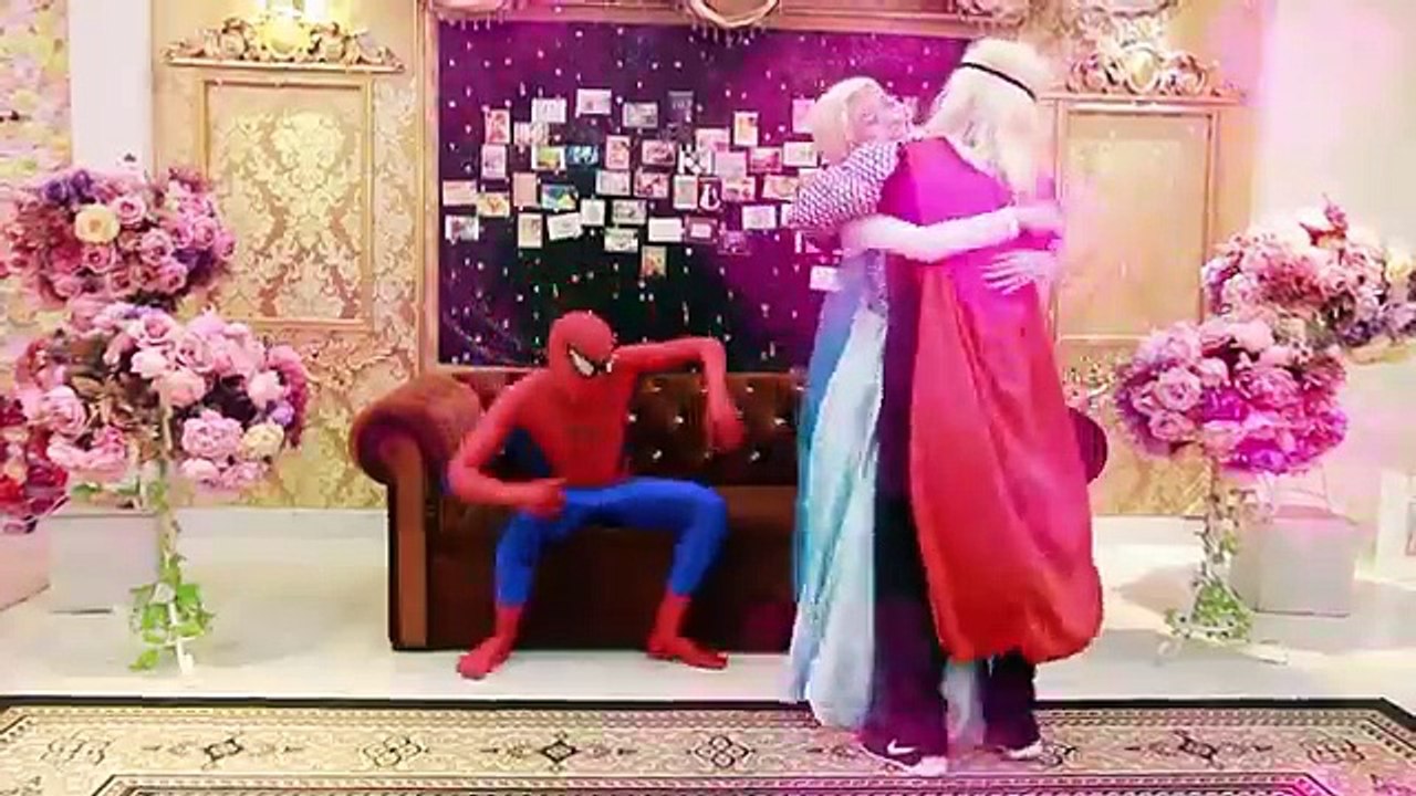 Spiderman vs Elsa Maleficent ! Frozen Elsa Kiss Thor Batman Joker Hulk Iron Man Spidergirl