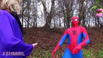 Человек-паук против Джокера в реальной жизни! Супергерой весело бой фильм Джокер пирог лицо | SHMIRL