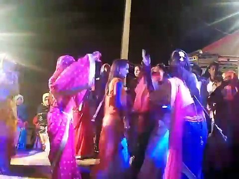 Marwari Girls Dance On Rajasthani Song