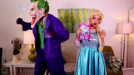 Frozen Elsa’s present STOLEN BY BABY SANTA! w_ Spiderman Joker Car Maleficent Anna! Superhero Fun-M7fyde1uWzk