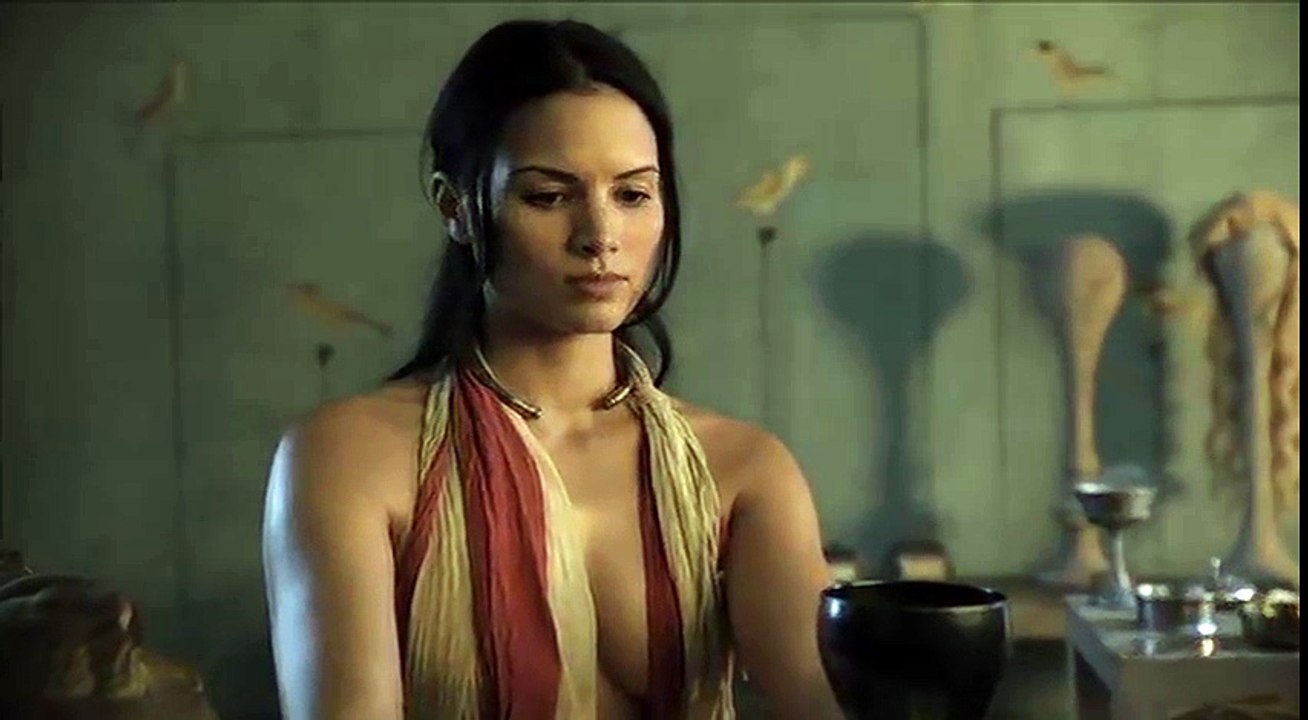 Spartacus Ep9 #1 - Scena sesso Lucrezia con Batiato e Mira con Spartacus