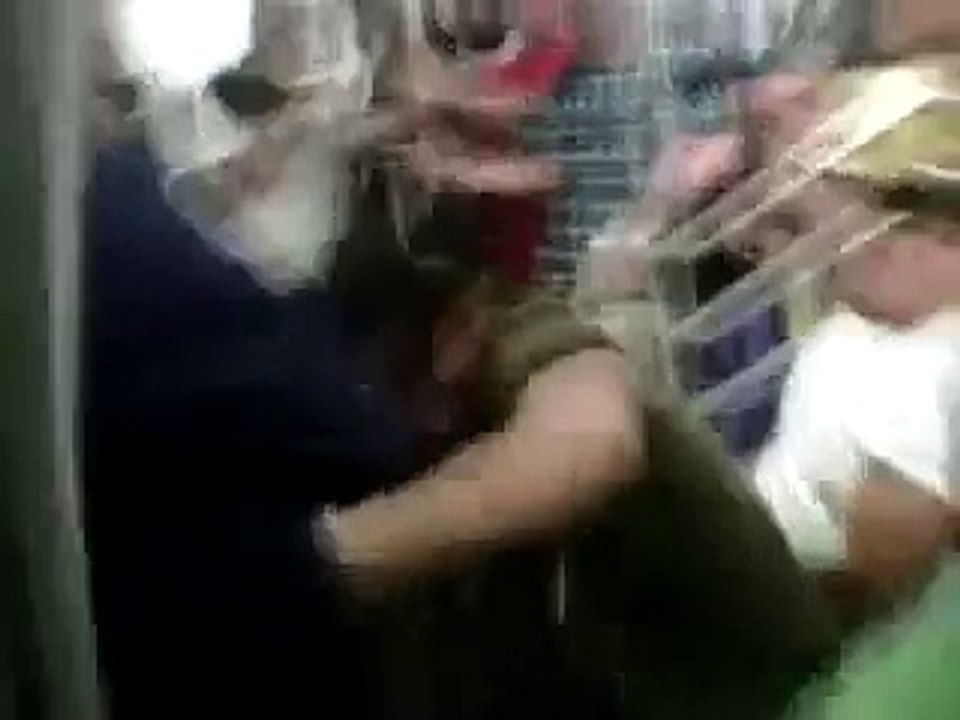 Subway Fight- Puerto Rican vs Mexican 2017