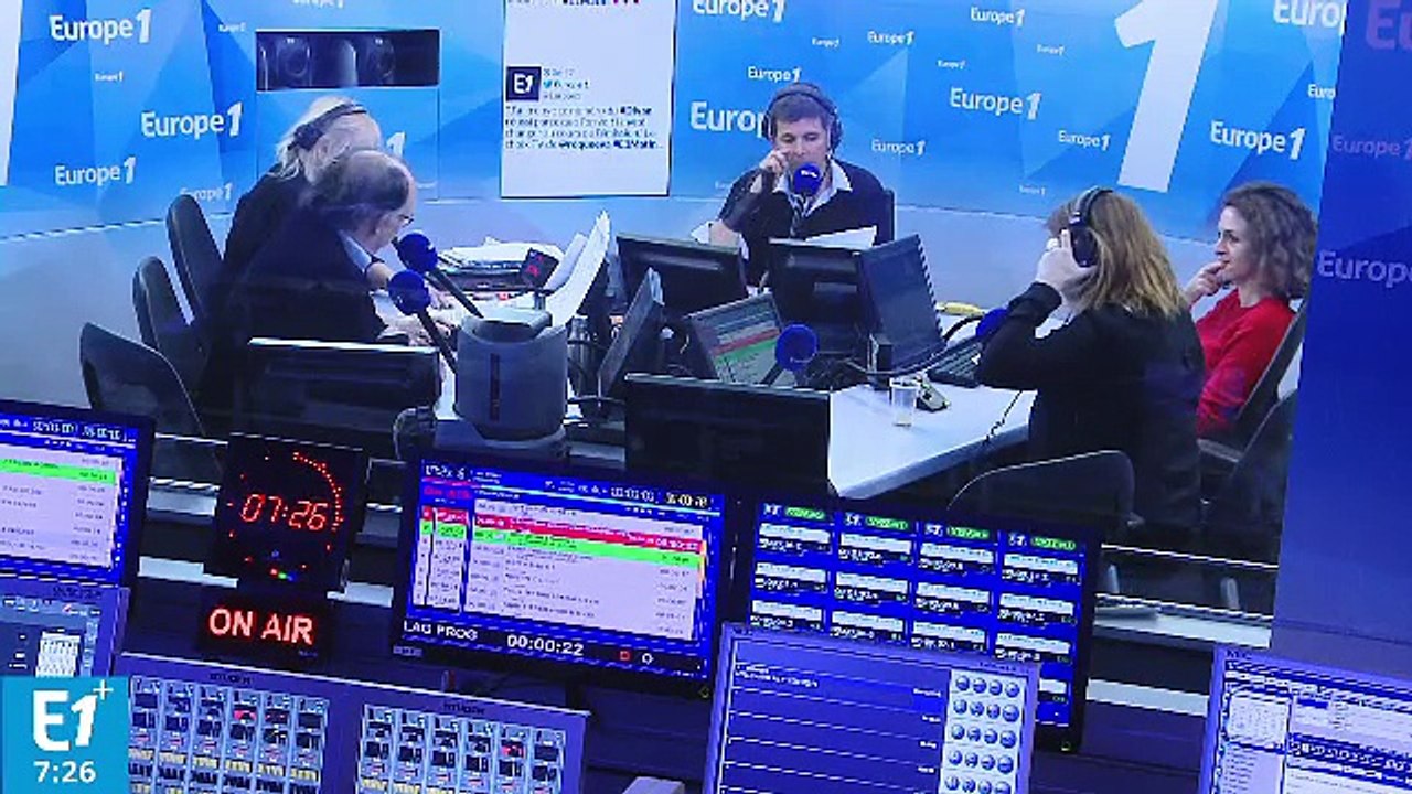 Franck Ferrand : "Fine, ça ne saute pas aux yeux, elle pèse une Smart !"