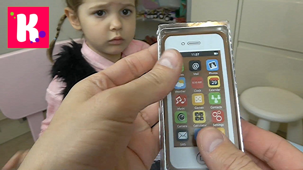 Супер Кладовка с необычными конфетами Разозлили маму Сникерс у Макса в яйце iPhone 7 для Кати дети Bad BABY новые серии