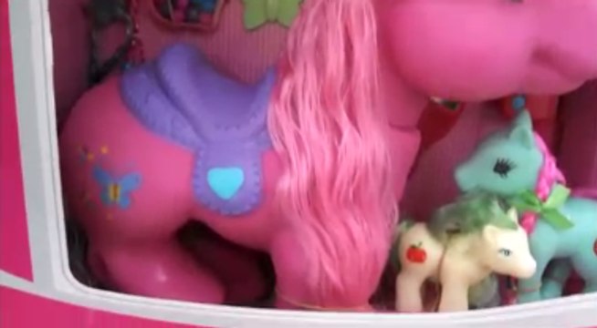 Bootleg My Little Pony Toys right next to the Real Ones! @Walmart