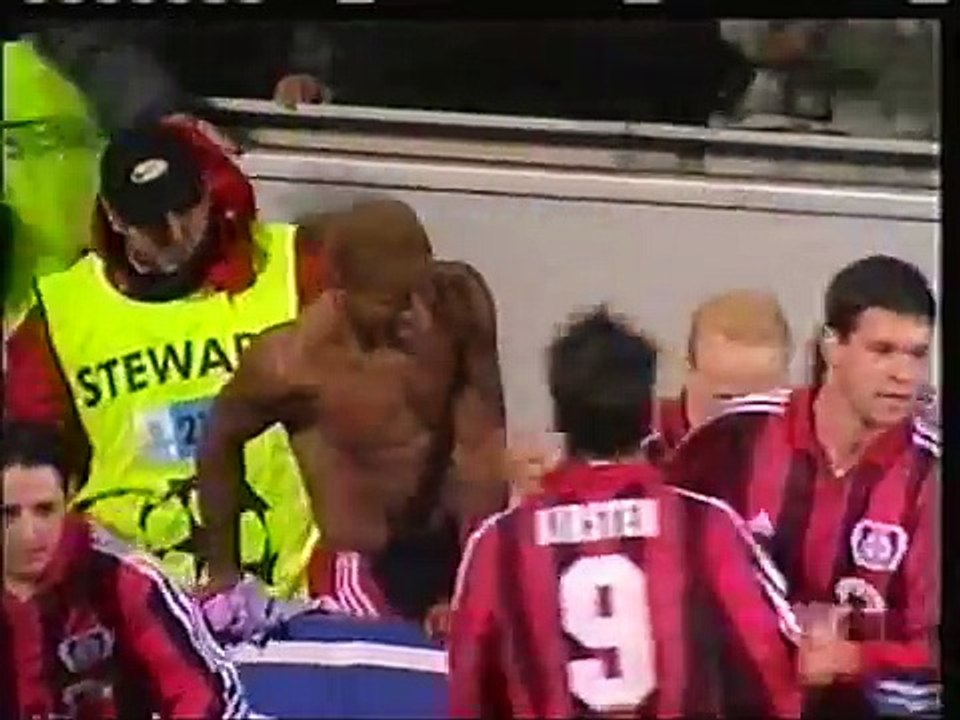 04.12.2001 - 2001-2002 UEFA Champions League 2nd Group Round Group D Matchday 2 Bayer 04 Leverkusen 3-0 Deportivo de La Coruna