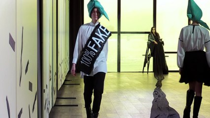 Ukraine: la 1ère mannequin en chaise roulante brise les tabous