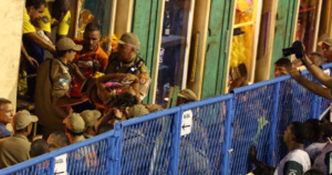 Rio Karnavalı'nda Kalabalığın Arasına Araç Daldı: 20 Yaralı