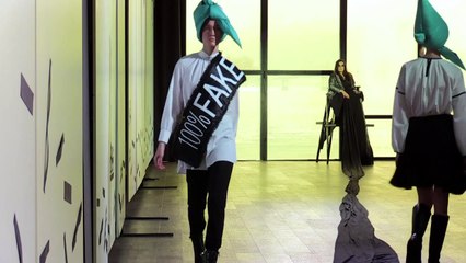 Ukraine: la 1ère mannequin en chaise roulante brise les tabous