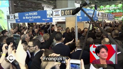 Poignées de mains, bises... Comment fait François Hollande pour ne pas tomber malade ?