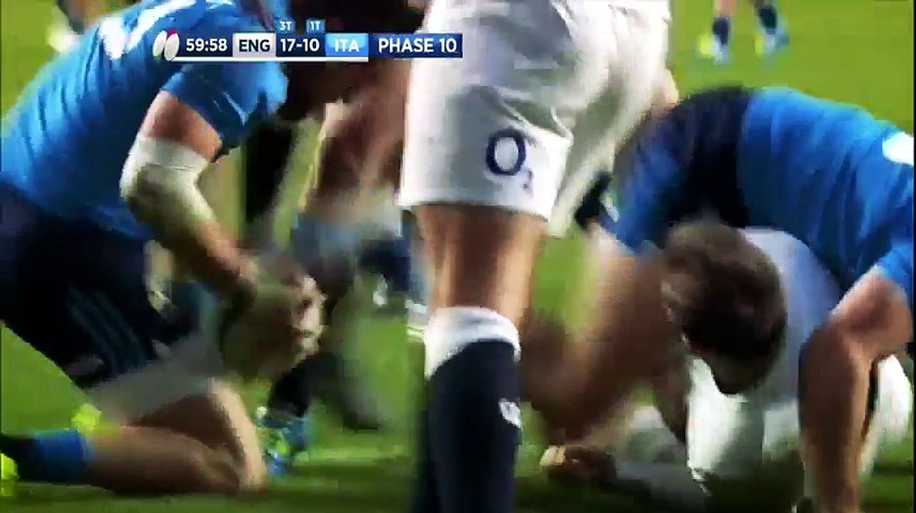 Michele Campagnaro marche sur l'Angleterre