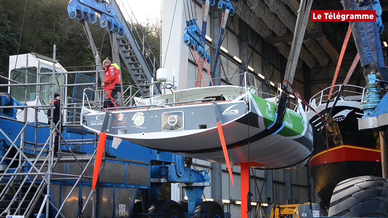 Saint-Brieuc. Le Class40 V and B de Maxime Sorel remis à l'eau