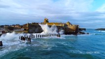 Les vagues submersions-Saint-Malo-Bretagne-Drone-EASY RIDE