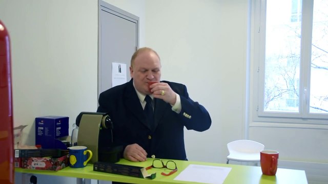 Florian Philippot et Franck de Lapersonne ratent un sketch façon « Caméra Café »