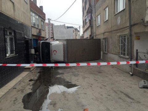 Freni Patlayan Kamyonet Dehşet Saçtı