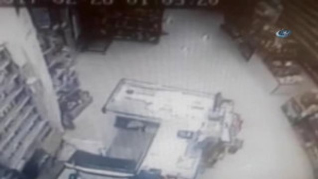 Maskeli Soyguncular Güvenlik Kamerasında