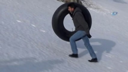 Konya'nın Derebucak İlçesinde Bulunan Dağlık Alanda Buluşan Gençler, Deniz Yatağı, Lastik, Branda,...