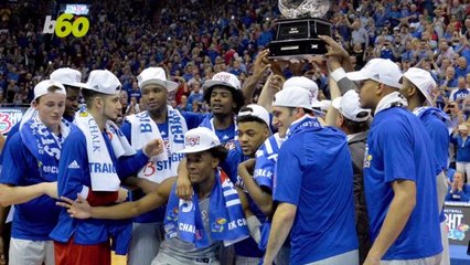 Warren Buffett Wants to Give a College Basketball Sports Fan $1M a Year