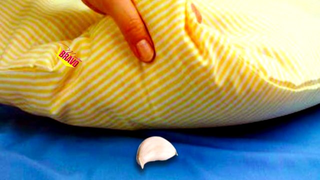 Ova majka svake noći stavlja BELI LUK pod jastuk svog sina. Teško je za verovati, ali pomaže!