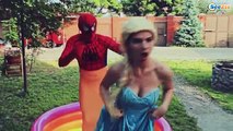 Superhéroe De Compilación! Congelados Elsa y Spiderman fiesta en la Piscina con las princesas de disney y lo malo